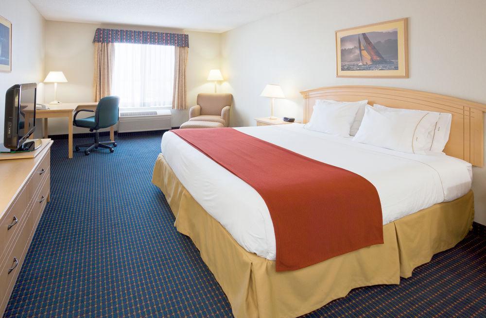 Holiday Inn Express & Suites Superior, An Ihg Hotel Room photo